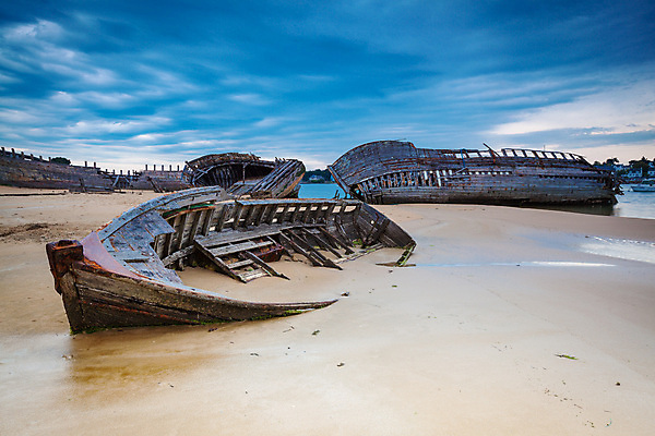 포토 JPG 해외이미지 유럽 모래 바다 하늘 낚시 항해 사람없음 목재 파란색 프랑스 보트 땅 버리기 부식 함선 장노출 폭풍 옛날 해외202004 해외포토 나무 나라 컬러 배_교통 재료 모션 레저 날씨 촬영기법 파일형식 이미지허브