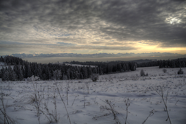 포토 JPG 해외이미지 구름 여행 겨울 자연 날씨 휴가 풍경 사람없음 햇빛 신비 폴란드 웅장함 해외202004 해외포토 자연요소 계절 유럽 컨셉 태양 생태계 파일형식 이미지허브