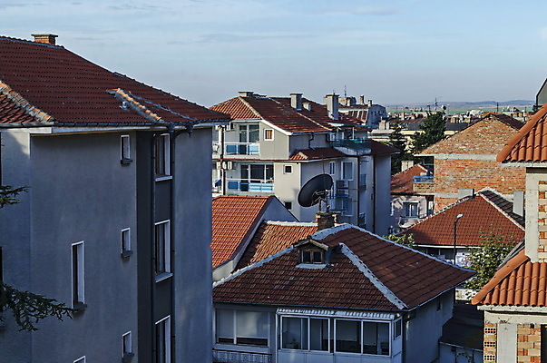 포토 JPG 해외이미지 외관 유럽 문화 바다 여행 건축양식 창문 자연 호텔 지붕 새로움 거리 주택 파노라마 사람없음 건물 도시풍경 문 검은색 발코니 가을 도시 만 행운 휴양지 지역 발칸반도 불가리아 생존 해외202004 해외포토 건축물 계절 건축 나라 컬러 컨셉 숙소 촬영기법 풍경 장소 생태계 파일형식 남유럽 이미지허브