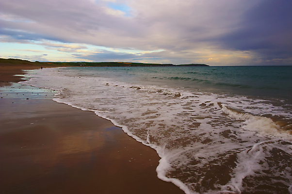 포토 JPG 해외이미지 모래 파도 바다 백그라운드 자연 휴가 휴식 해변 사람없음 물 여름 파란색 모래사장 아일랜드 해외202004 해외포토 자연요소 계절 유럽 컬러 컨셉 생태계 파일형식 이미지허브