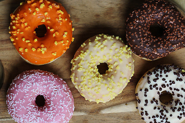 포토 JPG 해외이미지 아이콘 디자인 음식 분홍색 백그라운드 딸기 디저트 바나나 사탕 사람없음 목재 장식 세트 컬러풀 파티 케이크 초콜릿 얼음 카페 빵집 대접 원형 플랫 도넛 달콤 맛 아침식사 정상 설탕 굽기 수집 먹기 뿌리기 크림 반죽 칼로리 바닐라 반투명 엘리먼트 페스츄리 프로스팅 해외202004 해외포토 자연요소 도형 나무 빵 컬러 컨셉 과일 재료 모션 이벤트 상점 식사 구이 제빵 파일형식 이미지허브