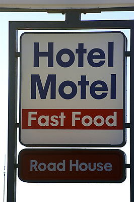 포토 JPG 해외이미지 외관 도로 음료 음식 여행 비즈니스 텍스트 교통시설 호텔 휴가 주택 패스트푸드 샌드위치 육류 요리 사람없음 컬러풀 식당 식사 저녁식사 침실 방 소고기 정보 햄버거 흰색 침대 판넬 메시지 호주 먹기 서비스 사인 속도 지역 여관 점심식사 길가 마케팅 접수 해외202004 해외포토 길 컬러 가구 교통 식재료 모션 숙소 건물 상점 오세아니아 인스턴트 시설 파일형식 이미지허브