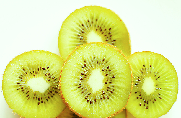 포토 JPG 해외이미지 단면 실내 키위 근접촬영 사람없음 흰배경 해외202004 해외포토 뷰포인트 백그라운드 과일 내부 흰색 파일형식 이미지허브