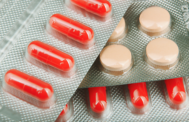 포토 JPG 해외이미지 산업 백그라운드 컨셉 다이어트 건강 병원 사람없음 치료 세트 알약 약 노란색 건강관리 흰색 대접 닫기 질병 컨테이너 약국 은박지 가득함 팩 패키지 테라피 조제 돌봄 마약 복용 진통제 화학자 항생제 해외202004 해외포토 컬러 의학 모션 관리 뷰티 화장품 과학자 만들기 파일형식 이미지허브