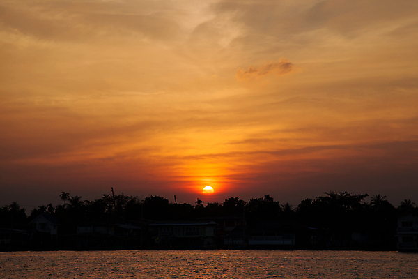 포토 JPG 해외이미지 나무 식물 구름 계절 공원 호수 파도 자연 하늘 서기 풍경 사람없음 야외 물 여름 빛 강 햇빛 태양 반사 일출 맑음 침묵 황혼 일몰 봄 새벽 광선 나뭇가지 저녁 장면 넘어짐 해외202004 해외포토 자연요소 공공시설 바다 모션 날씨 노을 소리 야간 생태계 파일형식 이미지허브