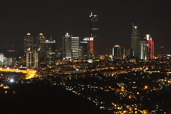 포토 JPG 해외이미지 비즈니스 건축양식 아파트 이스탄불 사람없음 건물 빨간색 빛 도시풍경 사무실 탑 고층빌딩 어둠 도시 야간 큼 타운 스카이라인 칠면조 해외202004 해외포토 자연요소 건축물 건축 컬러 조류 주택 풍경 빌딩 크기 파일형식 튀르키예 이미지허브