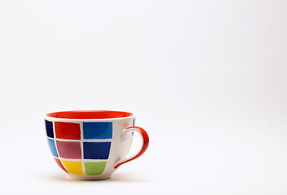 포토 JPG 해외이미지 접시 음료 분홍색 백그라운드 사람없음 컵 빨간색 초록색 파란색 컬러풀 노란색 흰색 체크무늬 정사각형 해외202004 해외포토 도형 식기 컬러 무늬 파일형식 이미지허브