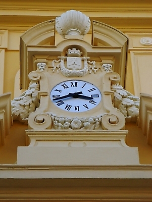 포토 JPG 해외이미지 벽 시계 주택 사람없음 건물 도시 시간 벽화 분 옛날 프로방스 해외202004 해외포토 건축물 그림 파일형식 이미지허브