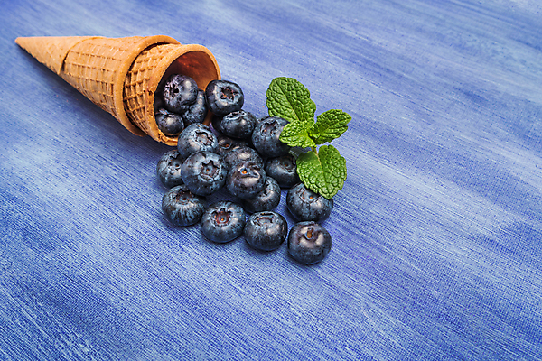 포토 JPG 해외이미지 열매 음식 백그라운드 잎 패턴 다이어트 과일 자연 탁자 디저트 건강 사람없음 목재 빨간색 초록색 파란색 갈색 정원 수확 시골 신선 달콤 맛 정상 민트 유기농 질감 블루베리 산딸기 원뿔 와플 숙성 디톡스 해외202004 해외포토 도형 나무 식물 웰빙 컬러 가구 컨셉 무늬 농업 재료 허브 생태계 파일형식 이미지허브