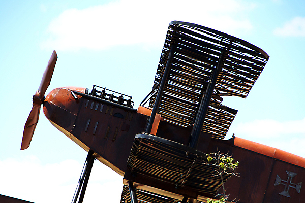 포토 JPG 해외이미지 모델 여행 날개 하늘 비행기 미술 이벤트 사람없음 조각상 금속 수확 역사 지중해 포르투갈 철 복고 프로펠러 해군 엔진 브라질 대서양 남쪽 천연기념물 건너기 대패 루트 복제 해외202004 해외포토 유럽 바다 농업 항공교통 모션 재질 문화예술 대중교통 군대 조형물 남아메리카 방향 파일형식 이미지허브
