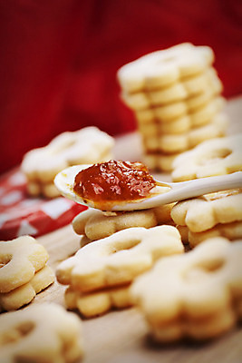 포토 JPG 해외이미지 전통 접시 계절 별 리본 음식 백그라운드 크리스마스 다이어트 재료 휴가 디저트 선물 사람없음 장식 갈색 쿠키 케이크 초콜릿 침묵 흰색 시골 대접 원형 닫기 달콤 맛 유혹 잼 설탕 굽기 냅킨 반죽 칼로리 버터 마멀레이드 해로움 핸드메이드 해외202004 해외포토 자연요소 도형 식기 기념일 컬러 컨셉 모션 건강 소리 소스_음식 구이 파일형식 이미지허브