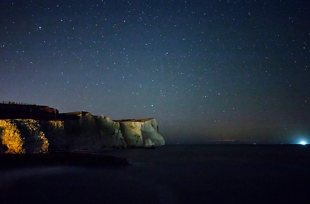 포토 JPG 해외이미지 별 바다 겨울 자연 하늘 그림자 사람없음 빛 어둠 별자리 절벽 시골 야간 분필 수평선 서식스 해외202004 해외포토 자연요소 계절 초크 생태계 파일형식 이미지허브