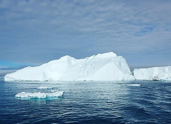 포토 JPG 해외이미지 주간 바다 겨울 하늘 사람없음 야외 빙하 빙산 그린란드 겨울풍경 해외202004 해외포토 자연요소 계절 섬 덴마크 풍경 파일형식 이미지허브