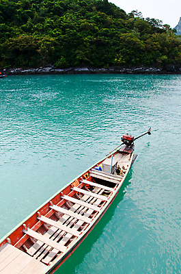 포토 JPG 해외이미지 전통 아시아 바다 섬 여행 태국 자연 하늘 휴가 산 항해 풍경 사람없음 목재 물 여름 여행객 기계 침묵 만 투명 보트 산호 곤돌라 크리스탈 함선 에메랄드 엔진 석호 모터 안다만 터키석 해외202004 해외포토 자연요소 나무 계절 나라 배_교통 재료 사람 소리 자포동물 광석 보석 생태계 파일형식 이미지허브