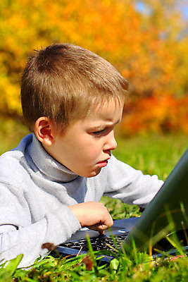 포토 JPG 해외이미지 나무 백인 라이프스타일 응시 옷 공원 교육 남자 어린이 자연 친절 한명 소년 청년 야외 10대 세로 여름 노트북 스터디 컴퓨터 청춘 햇빛 노란색 맑음 공책 탐험 가을 휴대용 집중 읽기 언론 성실 거짓말 관심 사춘기 심각 해외202004 해외포토 서양인 식물 1 시선 계절 공공시설 컬러 컨셉 모션 청소년 날씨 문구용품 사람 성인 생활 전자제품 학습 태양 오브젝트 생태계 파일형식 이미지허브