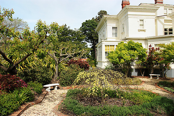 포토 JPG 해외이미지 나무 식물 디자인 공원 꽃 길 꽃무늬 벤치 건축양식 자연 휴식 주택 풍경 잔디 사람없음 야외 목재 초록색 여름 컬러풀 평화 환경 정원 봄 산책 벚꽃 개화 고급 관목 원예 조경 내추럴 뒤뜰 영원 해외202004 해외포토 계절 공공시설 건축 컬러 컨셉 무늬 의자 재료 취미 건물 생태계 파일형식 이미지허브