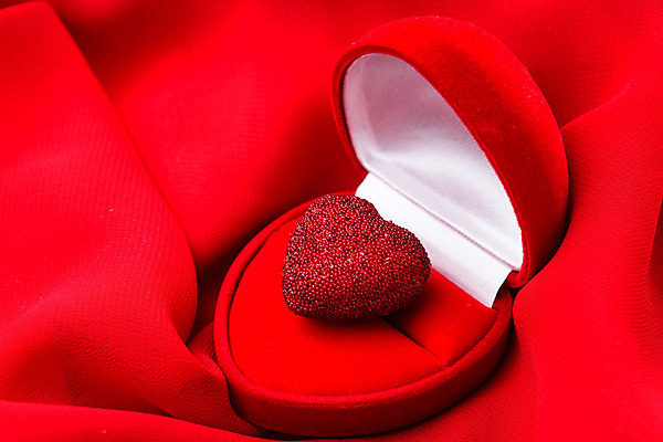 포토 JPG 해외이미지 모양 디자인 파도 결혼 백그라운드 컨셉 패턴 결혼식 열쇠 추상 휴가 발렌타인데이 선물 사랑 미술 사람없음 장식 빨간색 상자 하트 축하 직물 반지 고급 우아함 실크 심볼 주기 질감 설정 짐싸기 벨벳 해외202004 해외포토 감정 바다 컬러 무늬 장신구 모션 데이이벤트 문화예술 이벤트 파일형식 이미지허브