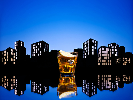 포토 JPG 해외이미지 음료 야경 귤 주류 사람없음 야외 건물 도시풍경 얼음 고층빌딩 회색 알코올 칵테일 황금 레몬 클럽 라임 바텐더 토닉 해외202004 해외포토 자연요소 건축물 컬러 과일 풍경 빌딩 도시 야간 파일형식 풍경_경치 이미지허브