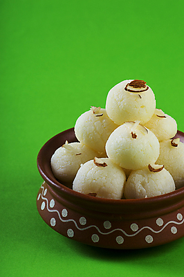 포토 JPG 해외이미지 디저트 사람없음 도자기 원형 사기그릇 인도음식 해외포토 도형 그릇 음식 동양음식 파일형식 이미지허브