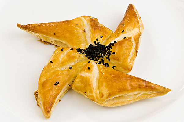 포토 JPG 해외이미지 음식 빵 치즈 요리 사람없음 아침식사 밀가루 깨 칠면조 페스츄리 해외202004 해외포토 식재료 조류 유제품 식사 조미료 가루 파일형식 이미지허브