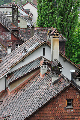 포토 JPG 해외이미지 유럽 백그라운드 창문 하늘 지붕 벽돌 산 주택 풍경 사람없음 건물 빨간색 초록색 도자기 중세 타일 스위스 질감 옛날 해외202004 해외포토 건축물 나라 컬러 역사 파일형식 이미지허브