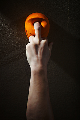 포토 JPG 해외이미지 백인 1 손 남자 벽 스포츠 포즈 신체 손가락 근육 실내 매달리기 사람 성인 사람없음 일상 세로 운동 힘 죽음 잡기 당기기 연습 체육관 오르기 근육질 팔 인공 해외202004 해외포토 서양인 모션 건강 내부 라이프 신체부위 몸매 파일형식 이미지허브