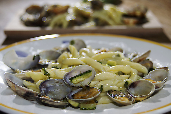 포토 JPG 해외이미지 바다 포크 다이어트 조개 연체동물 파스타 스파게티 요리 사람없음 빛 주방 식당 이탈리아 흐름 흰색 최고 플랫 닫기 맛 지중해 해산물 주키니 핸드메이드 해외202004 해외포토 식기 유럽 컬러 컨셉 모션 어패류 무척추동물 서양음식 건강 상점 파일형식 이미지허브