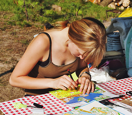 포토 JPG 해외이미지 백인 라이프스타일 여자 남자 얼굴 바람 날씨 휴식 자 건강 대화 손잡이 한명 미소 사람 성인 여름 경쟁 신용카드 만족 지형 배려 섬광 지원 해외202004 해외포토 자연요소 서양인 1 계절 감정 컨셉 문구용품 표정 말하기 생활 신체부위 금융 파일형식 이미지허브