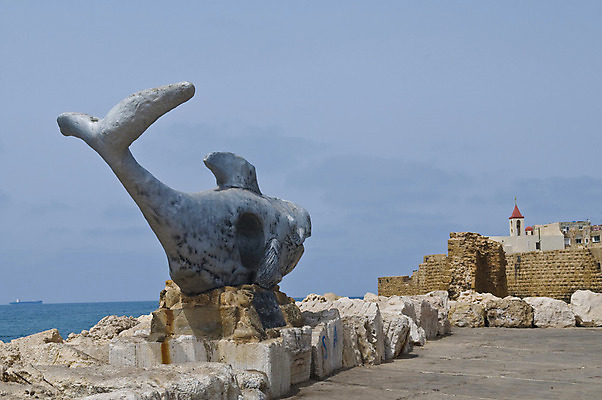 포토 JPG 해외이미지 바다 조각 요트 휴가 항해 사람없음 물 조각상 항구 도시 만 보트 역사 지중해 고래 함선 포트 뱃놀이 이스라엘 해외202004 해외포토 자연요소 배_교통 포유류 교통시설 조형물 전통놀이 수중동물 서아시아 파일형식 이미지허브