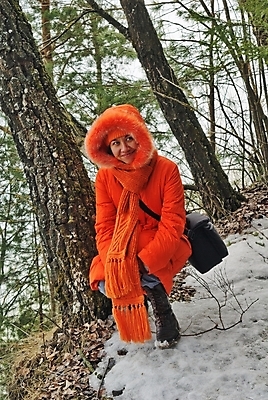 포토 JPG 해외이미지 나무 1 라이프스타일 공원 여자 행복 겨울 오렌지 날씨 갈색머리 건강 한명 서기 사람 동양인 야외 숲 자작나무 생태학 해외202004 해외포토 식물 헤어스타일 계절 공공시설 교육 감정 과일 모션 인종 생활 파일형식 이미지허브