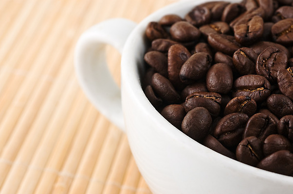 포토 JPG 해외이미지 디자인 커피 음료 백그라운드 패턴 탁자 아침 콩 따뜻함 씨앗 사람없음 컵 갈색 어둠 카페 머그컵 매트 흰색 신선 닫기 혼합 낟알 디자이너 굽기 대나무 질감 아로마 향 에스프레소 모카 작살 카페인 프리미엄 해외202004 해외포토 주간 나무 식물 직업 식기 컬러 가구 무늬 모션 곡류 상점 구이 파일형식 이미지허브