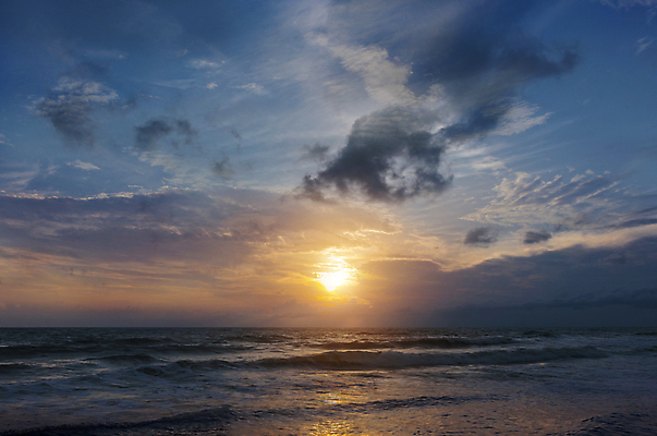 포토 JPG 해외이미지 계절 파도 바다 백그라운드 오렌지 태국 자연 벽지 하늘 아침 추상 풍경 사람없음 야외 빨간색 물 여름 빛 햇빛 태양 반사 노란색 일출 맑음 황혼 일몰 새벽 뜨거움 분위기 황금 야간 저녁 위험 장면 내추럴 수평선 해외202004 해외포토 주간 자연요소 아시아 컬러 컨셉 무늬 과일 날씨 노을 생태계 파일형식 이미지허브