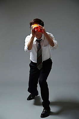 포토 JPG 스튜디오촬영 전신 응시 남자 안경 비즈니스 회색배경 실내 한명 서기 들기 사람 동양인 정장 20대 성인 앞모습 확성기 한국인 관찰 직장인 비즈니스맨 유머 알림 즐거움 남자만 남자한명만 성인남자만 청년만 청년남자만 청년남자한명만 성인한명만 성인남자한명만 성인만 안경낌 국내포토 직업 1 시선 잡화 옷 감정 뷰포인트 백그라운드 모션 인종 청년 내부 회색 파일형식