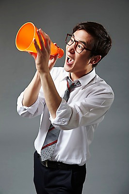 포토 JPG 스튜디오촬영 남자 안경 비즈니스 회색배경 실내 한명 서기 들기 사람 동양인 정장 상반신 20대 성인 옆모습 확성기 외침 한국인 직장인 비즈니스맨 유머 알림 즐거움 남자만 남자한명만 성인남자만 청년만 청년남자만 청년남자한명만 성인한명만 성인남자한명만 성인만 안경낌 국내포토 직업 1 잡화 옷 감정 뷰포인트 백그라운드 모션 인종 청년 내부 소리 회색 파일형식