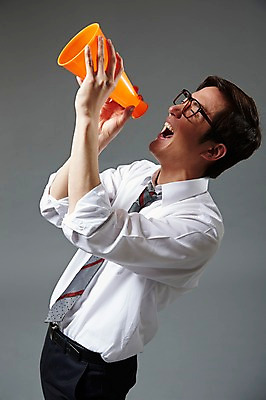 포토 JPG 스튜디오촬영 남자 안경 비즈니스 회색배경 실내 한명 서기 미소 웃음 들기 사람 동양인 정장 상반신 20대 성인 옆모습 눈감음 확성기 외침 한국인 직장인 비즈니스맨 유머 알림 즐거움 남자만 남자한명만 성인남자만 청년만 청년남자만 청년남자한명만 성인한명만 성인남자한명만 성인만 안경낌 국내포토 직업 1 잡화 옷 감정 뷰포인트 백그라운드 모션 표정 인종 청년 내부 소리 회색 파일형식