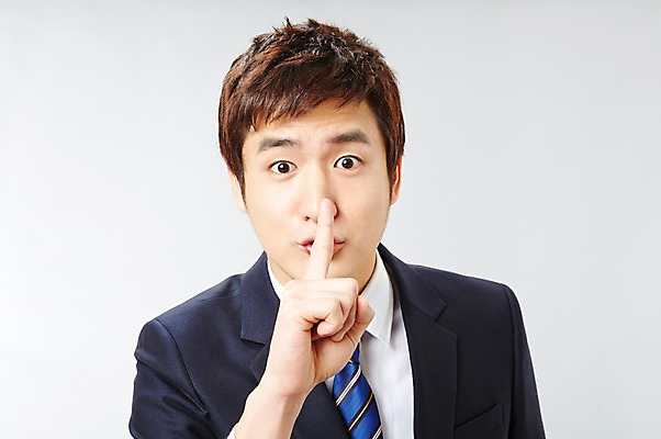 포토 JPG 스튜디오촬영 남자 비즈니스 모션 실내 한명 사람 동양인 정장 손짓 상반신 20대 성인 앞모습 한국인 직장인 비즈니스맨 비밀 쉿 조용 남자만 남자한명만 성인남자만 청년만 청년남자만 청년남자한명만 성인한명만 성인남자한명만 성인만 국내포토 직업 1 옷 뷰포인트 컨셉 인종 청년 내부 파일형식