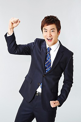 포토 JPG 스튜디오촬영 남자 포즈 비즈니스 모션 실내 한명 서기 미소 웃음 사람 동양인 정장 상반신 20대 성인 앞모습 파이팅 주먹 한국인 직장인 비즈니스맨 남자만 남자한명만 성인남자만 청년만 청년남자만 청년남자한명만 성인한명만 성인남자한명만 성인만 국내포토 직업 1 옷 뷰포인트 표정 인종 청년 내부 파일형식