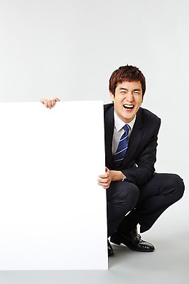 포토 JPG 스튜디오촬영 전신 배너 남자 비즈니스 사각프레임 광고판 실내 한명 미소 웃음 들기 사람 앉기 동양인 정장 20대 성인 앞모습 한국인 직장인 비즈니스맨 유머 알림 즐거움 남자만 남자한명만 성인남자만 청년만 청년남자만 청년남자한명만 성인한명만 성인남자한명만 성인만 국내포토 직업 1 옷 감정 뷰포인트 모션 프레임 알림판 표정 인종 청년 내부 사각형 판 파일형식