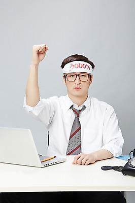 포토 JPG 스튜디오촬영 남자 안경 비즈니스 모션 성공 영업 실내 한명 사람 앉기 동양인 정장 손짓 상반신 20대 성인 앞모습 비즈니스라이프 노트북 연필 파이팅 주먹 한국인 머리띠 업무 직장인 비즈니스맨 작업실 전화기 즐거움 문서 파일 통화 부적응 남자만 남자한명만 성인남자만 청년만 청년남자만 청년남자한명만 성인한명만 성인남자한명만 성인만 안경낌 국내포토 직업 1 라이프스타일 잡화 옷 감정 뷰포인트 컨셉 장신구 학용품 인종 청년 내부 전자제품 필기구 작업 파일형식