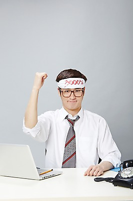 포토 JPG 스튜디오촬영 남자 안경 비즈니스 모션 성공 영업 실내 한명 사람 앉기 동양인 정장 손짓 상반신 20대 성인 앞모습 비즈니스라이프 노트북 연필 파이팅 주먹 한국인 머리띠 업무 직장인 비즈니스맨 작업실 전화기 즐거움 문서 파일 통화 부적응 남자만 남자한명만 성인남자만 청년만 청년남자만 청년남자한명만 성인한명만 성인남자한명만 성인만 안경낌 국내포토 직업 1 라이프스타일 잡화 옷 감정 뷰포인트 컨셉 장신구 학용품 인종 청년 내부 전자제품 필기구 작업 파일형식