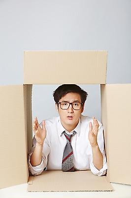 포토 JPG 스튜디오촬영 남자 안경 생각 비즈니스 실내 한명 사람 동양인 정장 상반신 20대 성인 앞모습 비즈니스라이프 상자 한국인 직장인 비즈니스맨 책상 즐거움 고민 부적응 남자만 남자한명만 성인남자만 청년만 청년남자만 청년남자한명만 성인한명만 성인남자한명만 성인만 안경낌 국내포토 직업 1 라이프스타일 잡화 옷 감정 뷰포인트 가구 컨셉 인종 청년 내부 파일형식