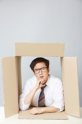 포토 JPG 스튜디오촬영 남자 안경 생각 비즈니스 실내 한명 사람 동양인 정장 상반신 20대 성인 앞모습 비즈니스라이프 상자 한국인 직장인 비즈니스맨 책상 즐거움 고민 부적응 남자만 남자한명만 성인남자만 청년만 청년남자만 청년남자한명만 성인한명만 성인남자한명만 성인만 안경낌 국내포토 직업 1 라이프스타일 잡화 옷 감정 뷰포인트 가구 컨셉 인종 청년 내부 파일형식
