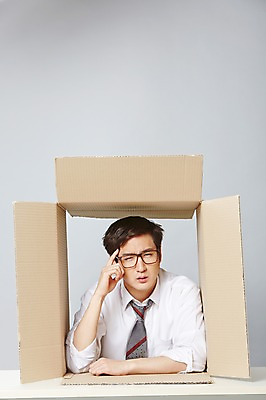 포토 JPG 스튜디오촬영 남자 안경 생각 비즈니스 실내 한명 사람 동양인 정장 상반신 20대 성인 앞모습 비즈니스라이프 상자 한국인 직장인 비즈니스맨 책상 즐거움 고민 부적응 남자만 남자한명만 성인남자만 청년만 청년남자만 청년남자한명만 성인한명만 성인남자한명만 성인만 안경낌 국내포토 직업 1 라이프스타일 잡화 옷 감정 뷰포인트 가구 컨셉 인종 청년 내부 파일형식