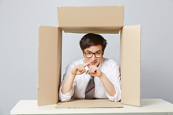 포토 JPG 스튜디오촬영 남자 안경 비즈니스 모션 실내 한명 미소 웃음 사람 동양인 정장 손짓 상반신 20대 성인 앞모습 비즈니스라이프 상자 한국인 금지 직장인 비즈니스맨 X 책상 즐거움 부적응 남자만 남자한명만 성인남자만 청년만 청년남자만 청년남자한명만 성인한명만 성인남자한명만 성인만 안경낌 국내포토 직업 1 라이프스타일 알파벳 잡화 옷 감정 뷰포인트 가구 컨셉 표정 인종 청년 내부 파일형식