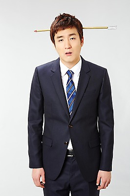 포토 JPG 스튜디오촬영 남자 포즈 비즈니스 모션 화살 실내 한명 서기 사람 동양인 정장 상반신 20대 성인 앞모습 비즈니스라이프 한국인 직장인 비즈니스맨 즐거움 열정 남자만 남자한명만 성인남자만 청년만 청년남자만 청년남자한명만 성인한명만 성인남자한명만 성인만 국내포토 직업 1 라이프스타일 옷 감정 뷰포인트 인종 청년 내부 파일형식