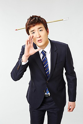 포토 JPG 스튜디오촬영 남자 포즈 비즈니스 모션 화살 실내 한명 서기 사람 동양인 정장 손짓 상반신 20대 성인 앞모습 비즈니스라이프 외침 한국인 직장인 비즈니스맨 즐거움 열정 남자만 남자한명만 성인남자만 청년만 청년남자만 청년남자한명만 성인한명만 성인남자한명만 성인만 국내포토 직업 1 라이프스타일 옷 감정 뷰포인트 인종 청년 내부 소리 파일형식