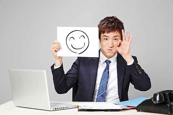 포토 JPG 스튜디오촬영 배너 남자 비즈니스 모션 사각프레임 광고판 실내 표정 한명 미소 웃음 들기 사람 동양인 정장 손짓 상반신 20대 성인 앞모습 비즈니스라이프 노트북 연필 귀여움 한국인 업무 직장인 비즈니스맨 작업실 전화기 책상 즐거움 문서 파일 브이 열정 통화 남자만 남자한명만 성인남자만 청년만 청년남자만 청년남자한명만 성인한명만 성인남자한명만 성인만 국내포토 직업 1 라이프스타일 옷 감정 뷰포인트 가구 컨셉 학용품 프레임 알림판 인종 청년 내부 전자제품 필기구 사각형 작업 판 파일형식