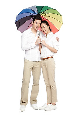 포토 JPG 스튜디오촬영 전신 서양인 외국인 해외기획촬영 라이프스타일 커플 2012년태국 잡화 계절 여자 남자 커플라이프 우산 날씨 실내 서기 미소 웃음 들기 누끼 사람 동양인 20대 성인 두명 앞모습 캐주얼 여름 청바지 비 장마 청년만 성인만 국내포토 자연요소 옷 뷰포인트 바지 관계 모션 표정 인종 청년 내부 생활 비_날씨 파일형식
