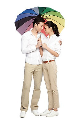 포토 JPG 스튜디오촬영 전신 서양인 외국인 해외기획촬영 라이프스타일 커플 2012년태국 잡화 계절 여자 남자 커플라이프 우산 날씨 실내 서기 들기 누끼 사람 동양인 20대 성인 두명 앞모습 캐주얼 여름 마주보기 청바지 비 장마 청년만 성인만 국내포토 자연요소 옷 뷰포인트 바지 관계 모션 인종 청년 내부 생활 비_날씨 파일형식