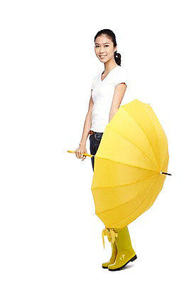 포토 JPG 스튜디오촬영 전신 외국인 해외기획촬영 라이프스타일 2012년태국 잡화 계절 여자 우산 날씨 실내 장화 한명 서기 미소 웃음 들기 누끼 사람 동양인 20대 성인 옆모습 캐주얼 여름 청바지 비 장마 여자만 여자한명만 성인여자만 청년만 청년여자만 성인한명만 청년여자한명만 성인여자한명만 성인만 국내포토 자연요소 1 옷 뷰포인트 신발 바지 모션 표정 인종 청년 내부 생활 비_날씨 파일형식